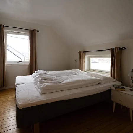 With Seaview Apartman Gjesvær