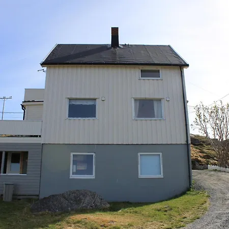 With Seaview * Gjesvær